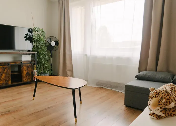 Warm & Cozy Apartment With Balcony In Valmiera
